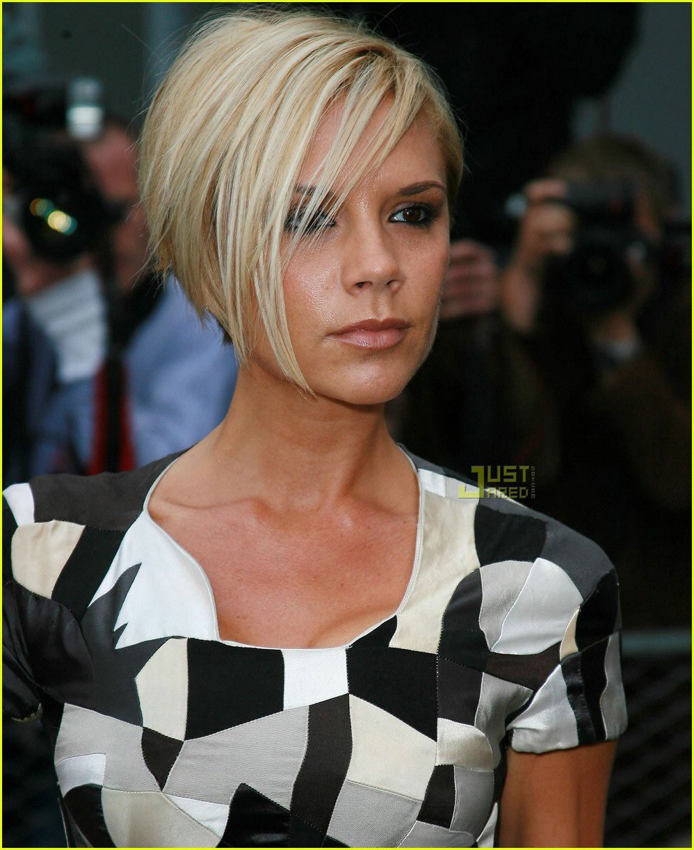 Victoria Beckham Graduate Gala Fashion Show Photo 423131