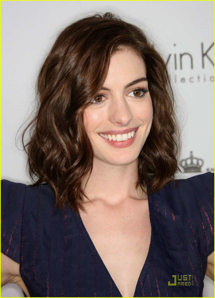 Anne Hathaway Joins Alice In Wonderland Photo 1465761 Alice In