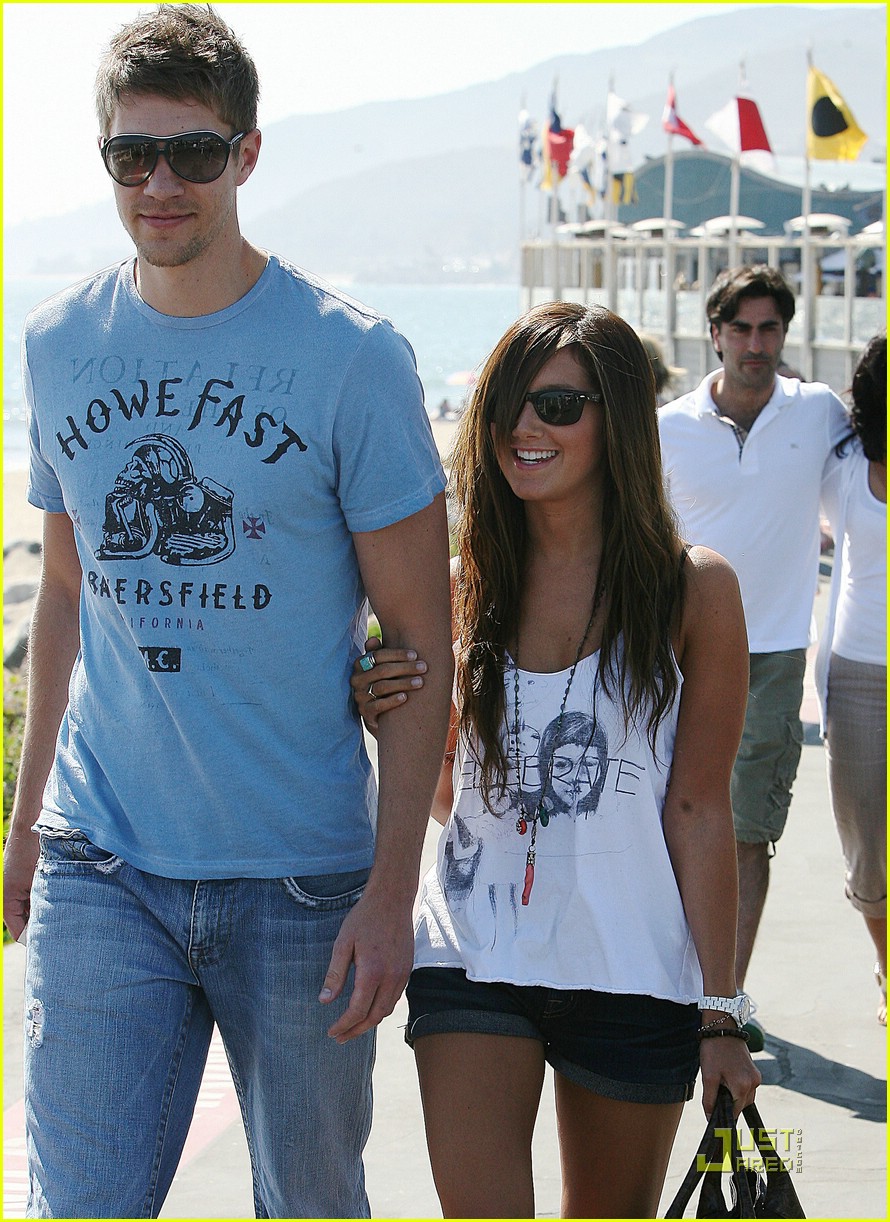 Ashley Argota couple