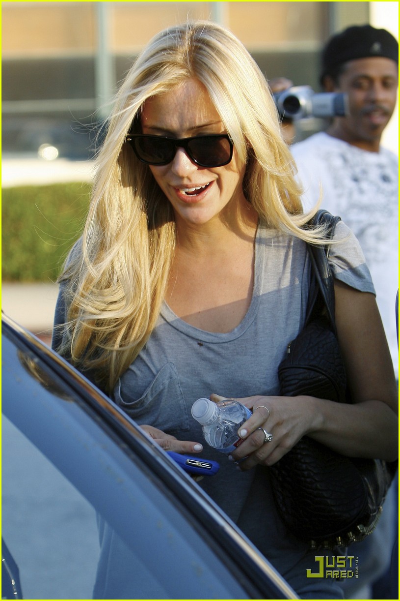 Kristin Cavallari Is Happy At The Hair Salon Photo 2242951