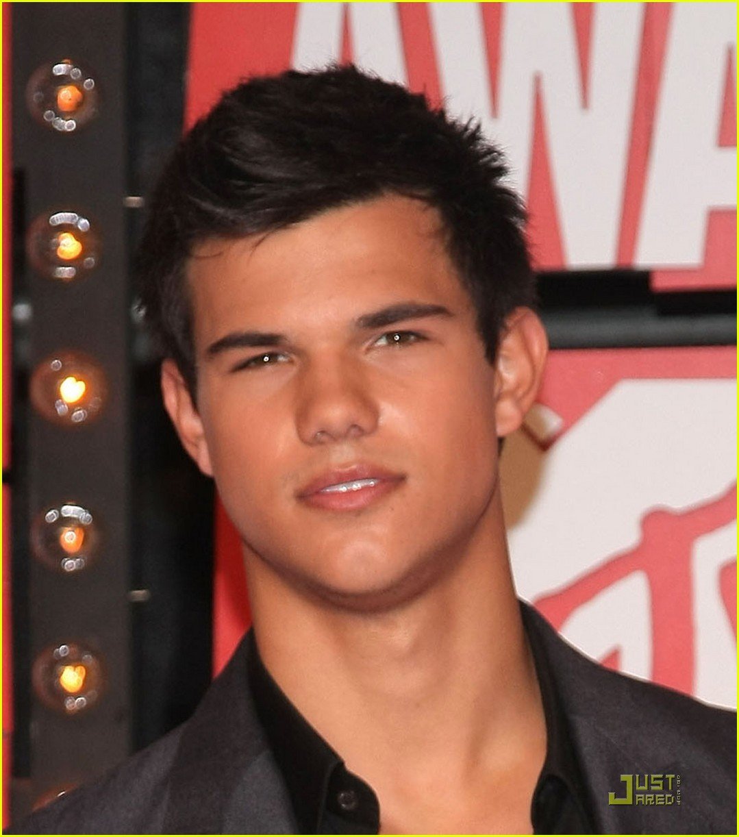 Taylor Lautner Mtv Vmas 2009 Photo 2212302 2009 Mtv Vmas