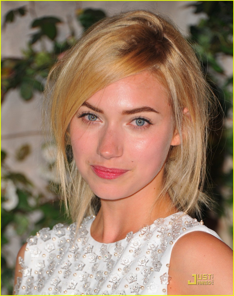 imogen-poots-muta-12.jpg