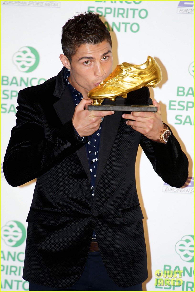 Cristiano Ronaldo Receives The 2011 Golden Shoe Photo Cristiano Ronaldo Receives The 2011 Golden Shoe Photo
