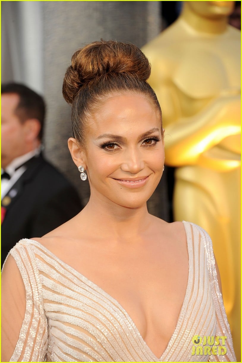 jennifer lopez beige dress
