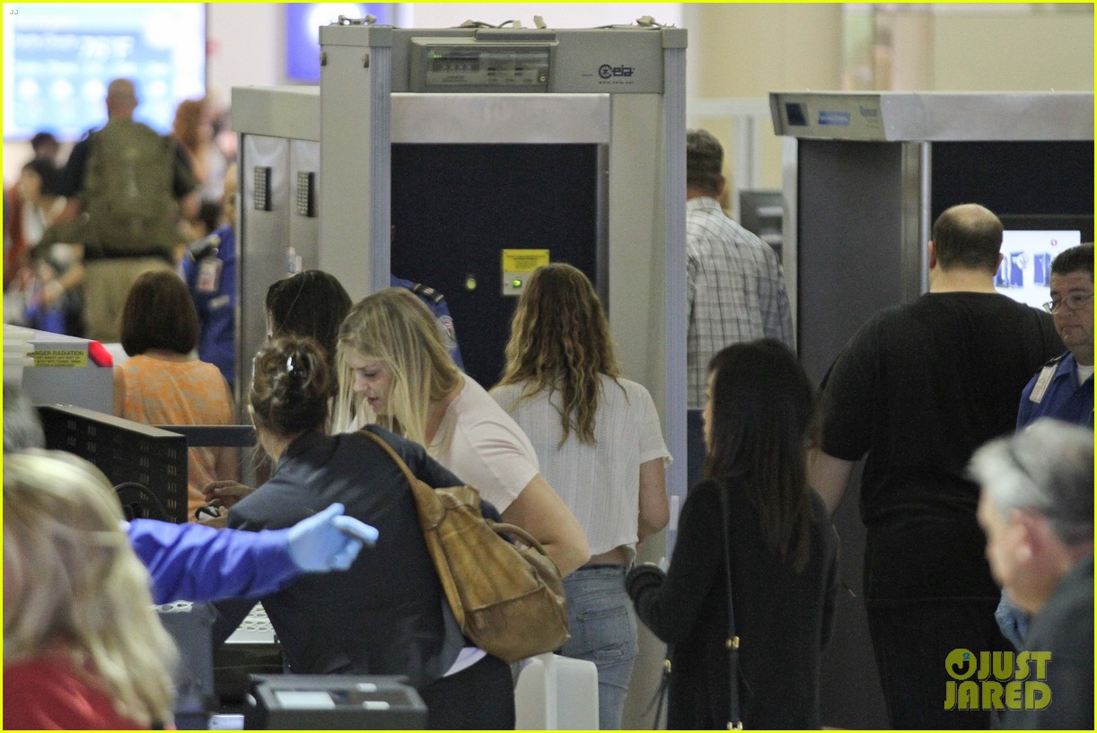 jennifer lawrence flies to atlanta for catching fire prep 10