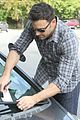 ben affleck hits parked car leaves apology note 02