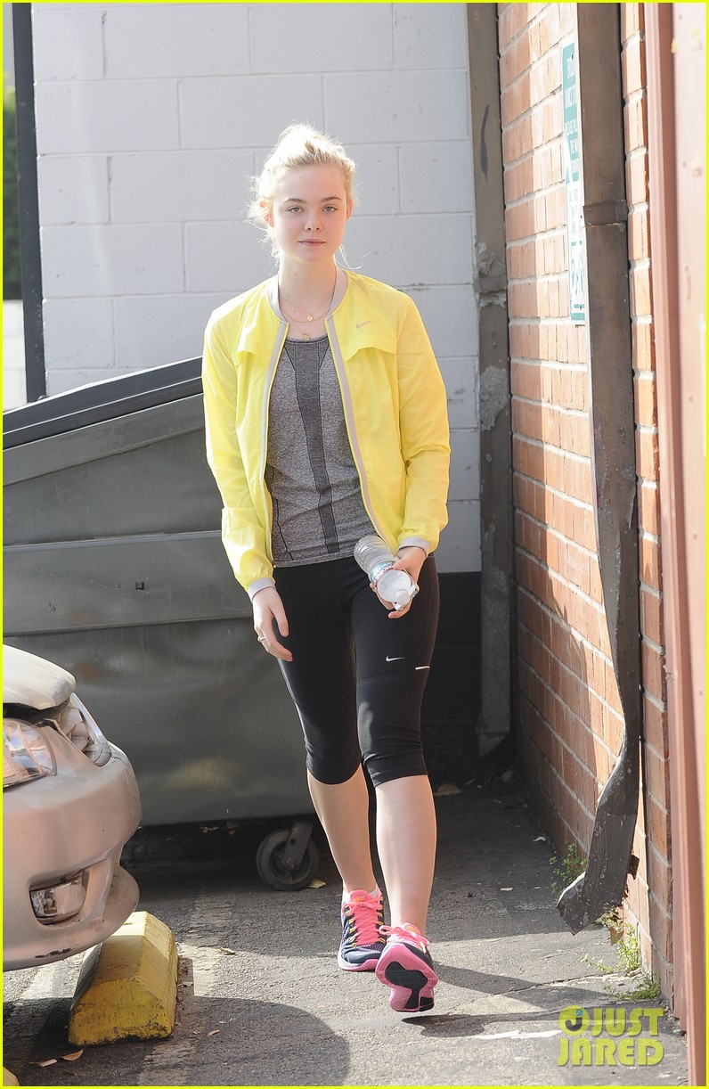 elle fanning sister dakota inspired me to go to college 01