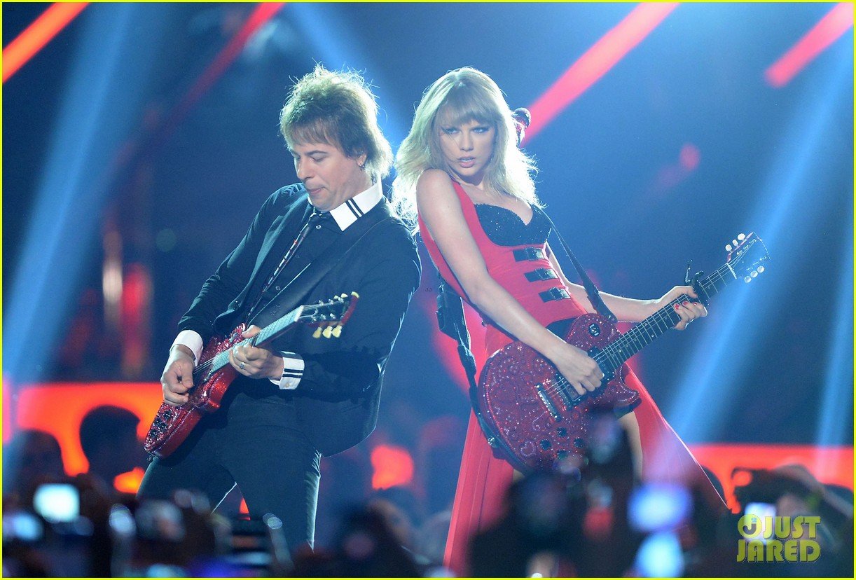 taylor swift cmt music awards performance 2013 video 24