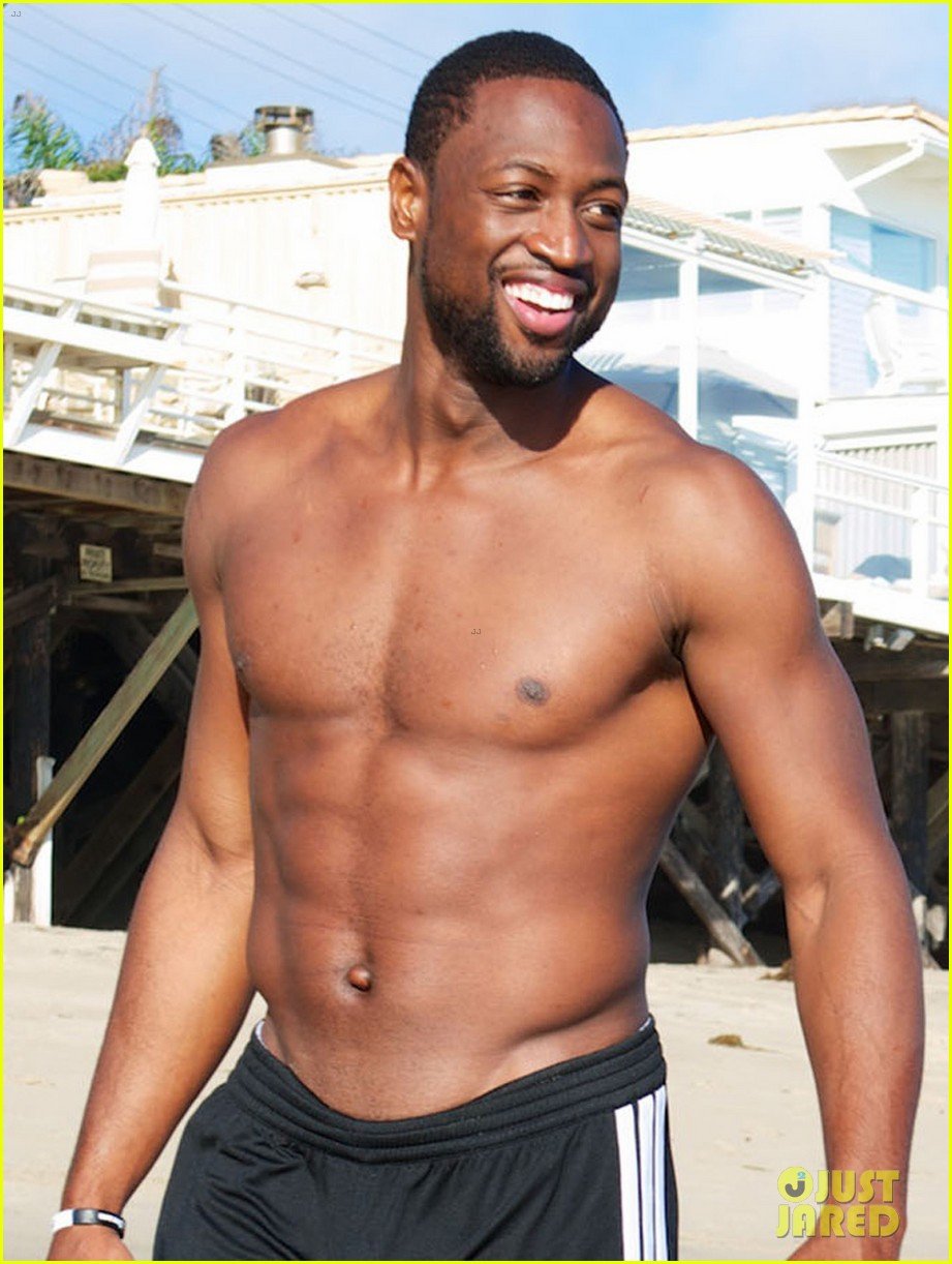 gabrielle union bikini beach babe with shirtless dwyane wade 02