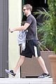 robert pattinson bulks up at workout session 01