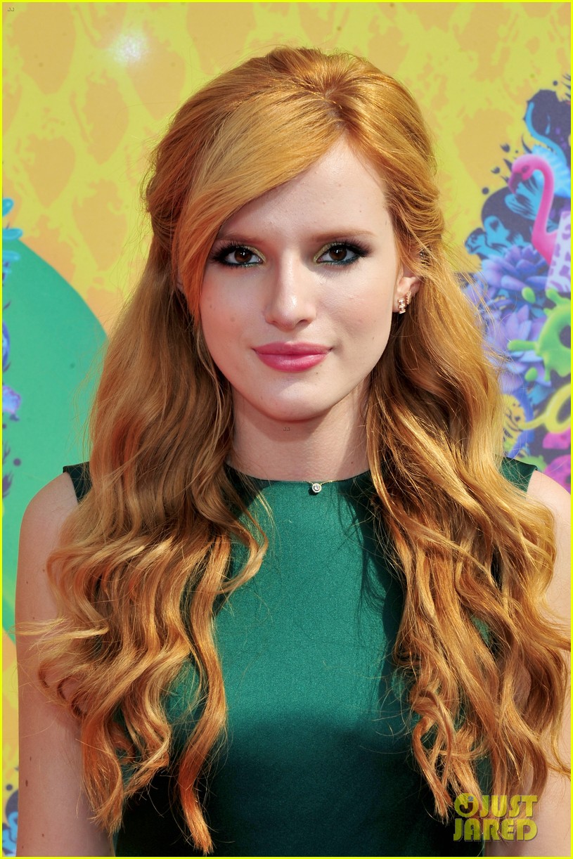 bella-thorne-kids-choice-awards-2014-03.