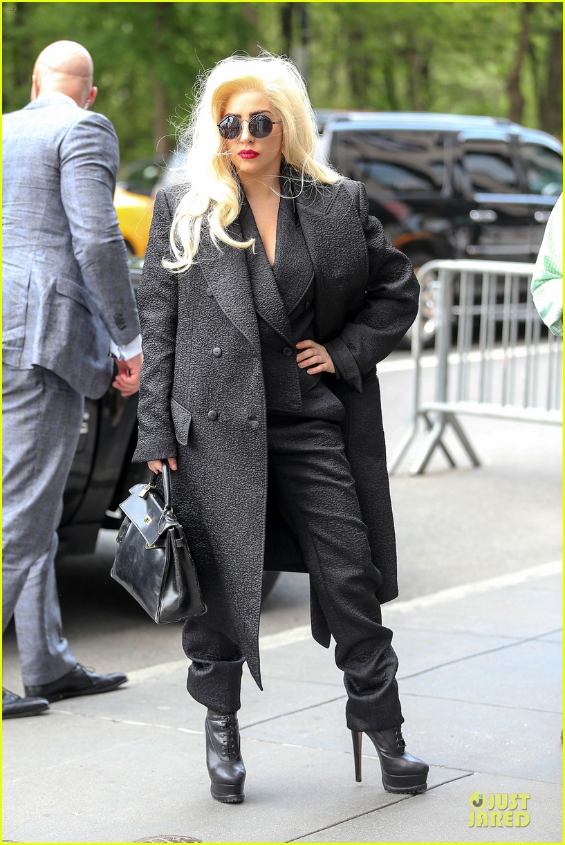 lady-gaga-finds-it-uncool-to-lip-sync-06