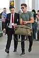 zac efron muscles cant be ignored at lax airport 22