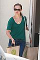 natalie portman goes green healthy at m cafe 02