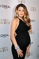 blake lively baby bump looks so much bigger 04