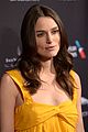 pregnant keira knightley shows off baby bump on red carpet 06