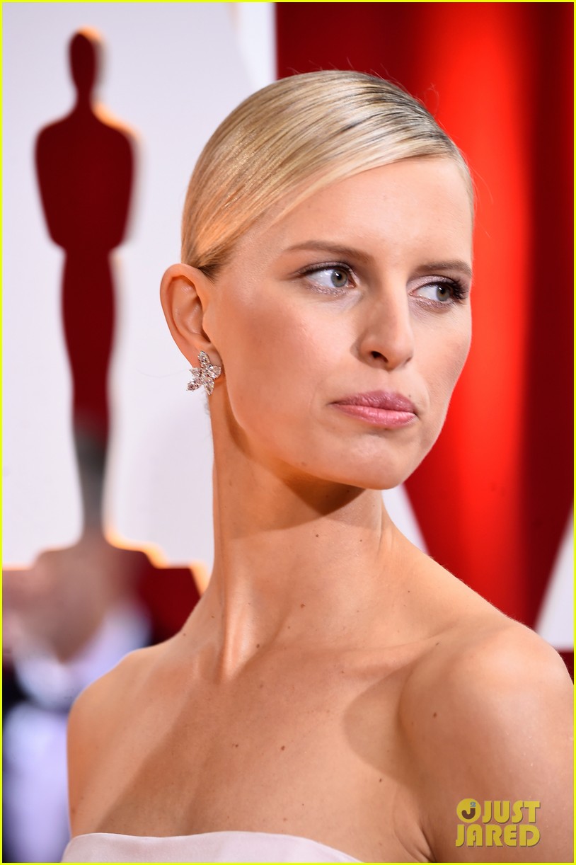 Karolina Kurkova Makes a Stylish Arrival at Oscars 2015: Photo 3310617