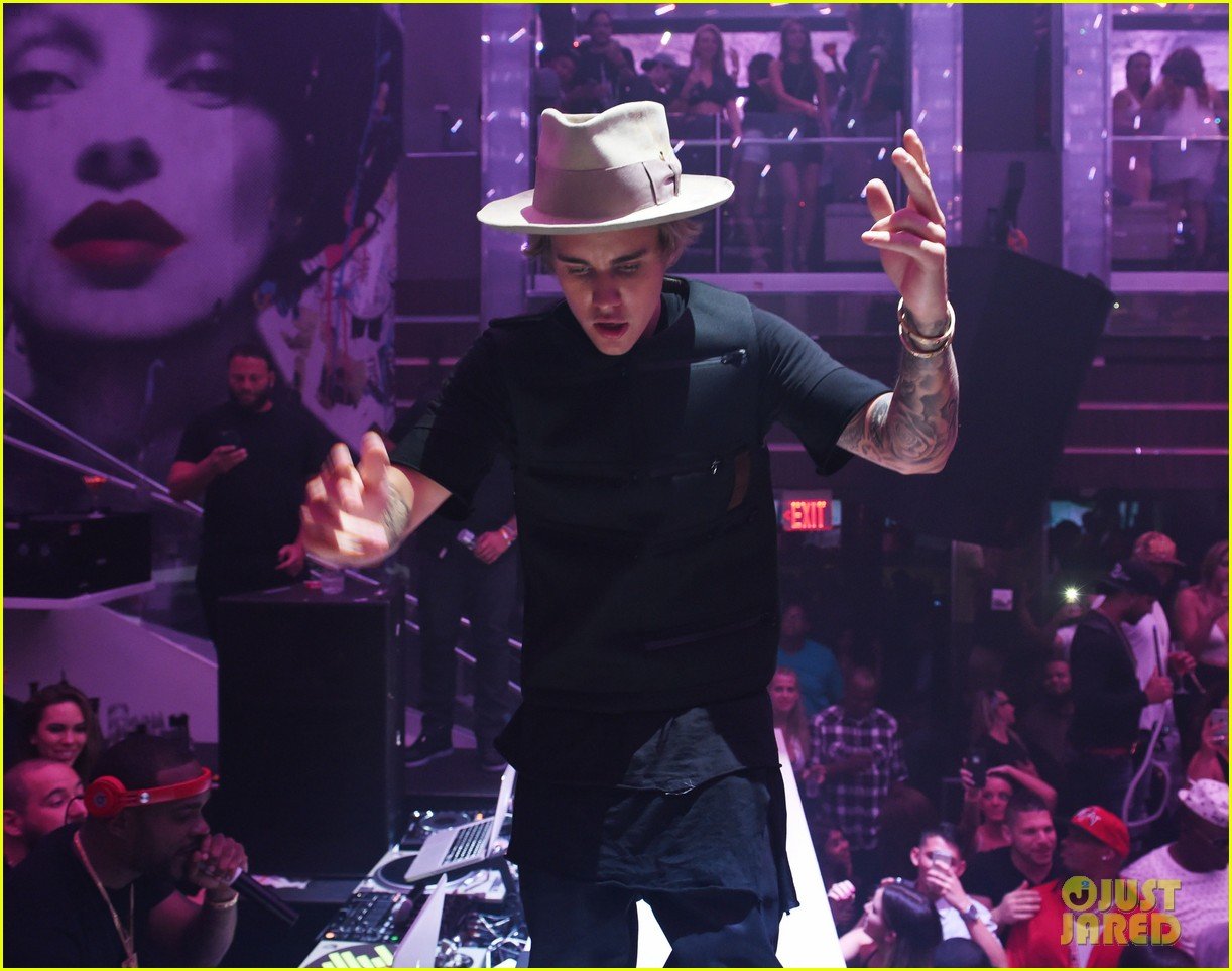 Full Sized Photo of justin bieber roast airs tonight on comedy central