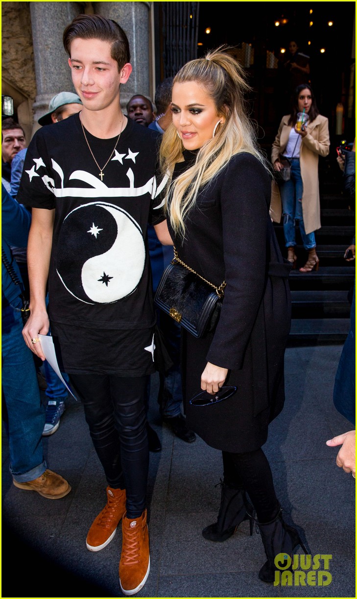 khloe kardashian reveals why her brother rob lives with her 01