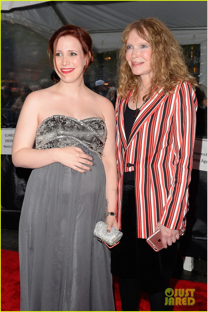 Dylan Farrow Reveals She's Pregnant with a Baby Girl!: Photo 3641172 | Dylan Farrow, Mia Farrow ...