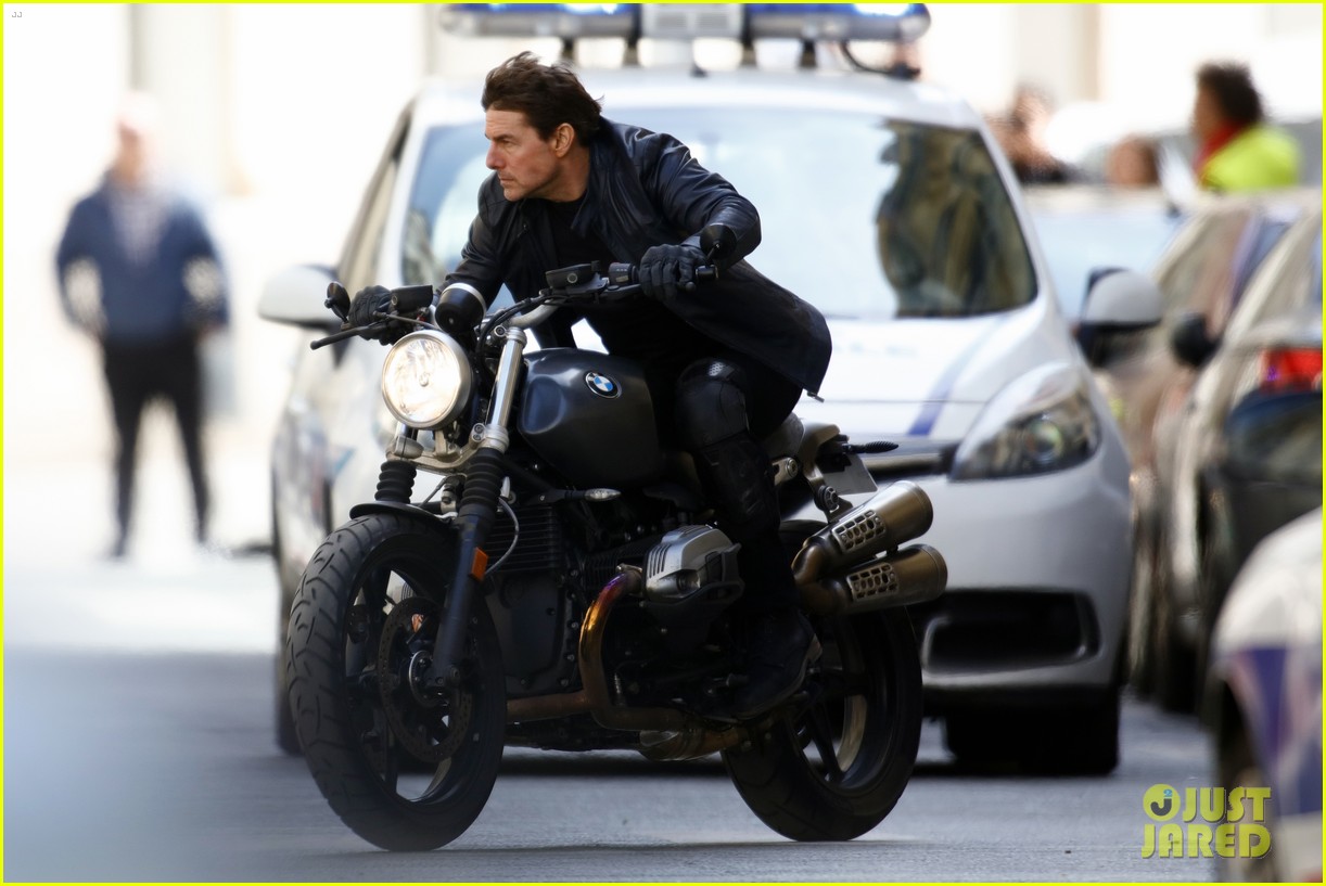 tom cruise motorcycle mission impossible 6 013884713
