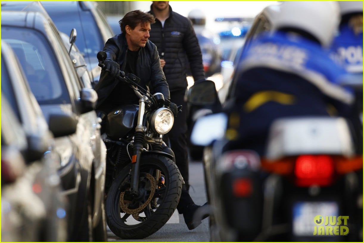 tom cruise motorcycle mission impossible 6 063884718