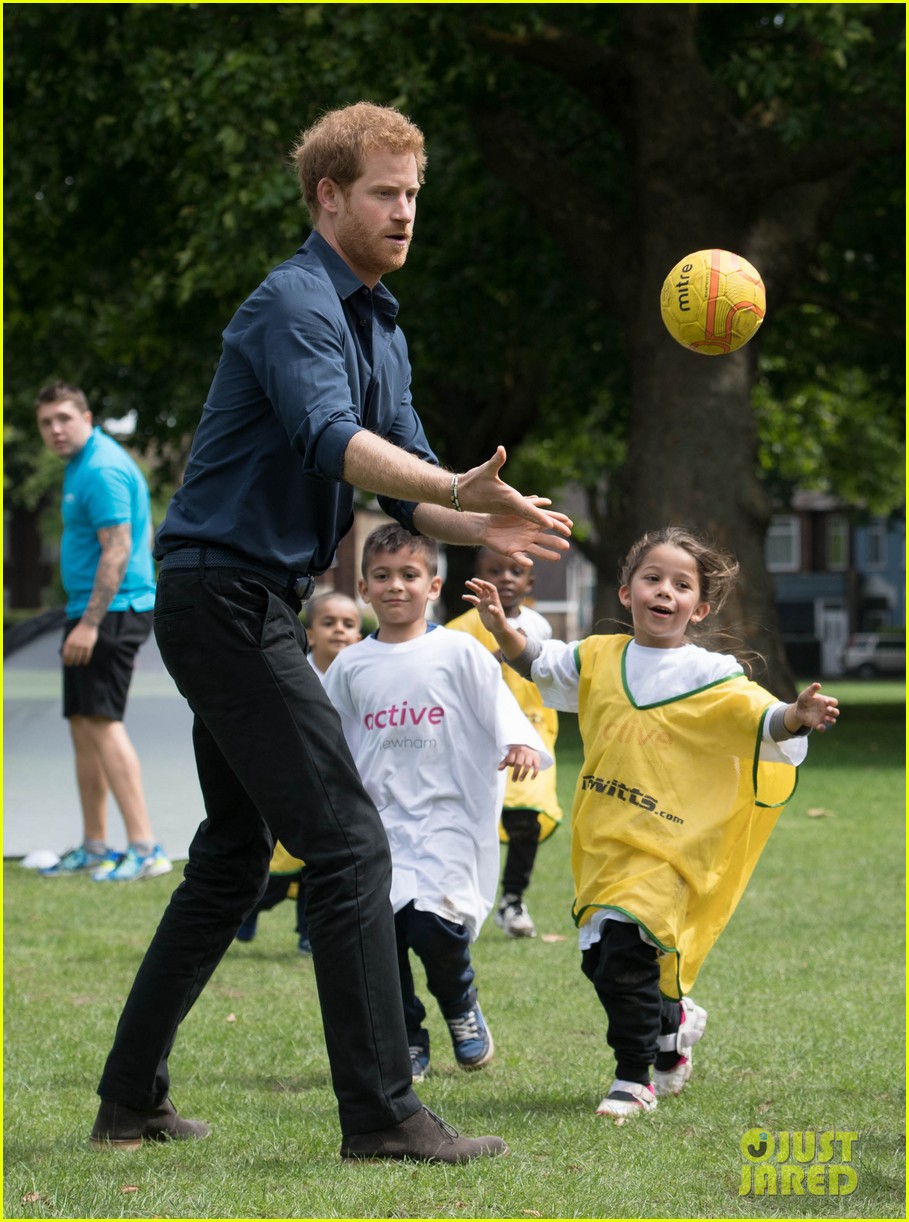 http://cdn04.cdn.justjared.com/wp-content/uploads/2017/07/harry-games/prince-harry-fit-and-fed-games-03.jpg