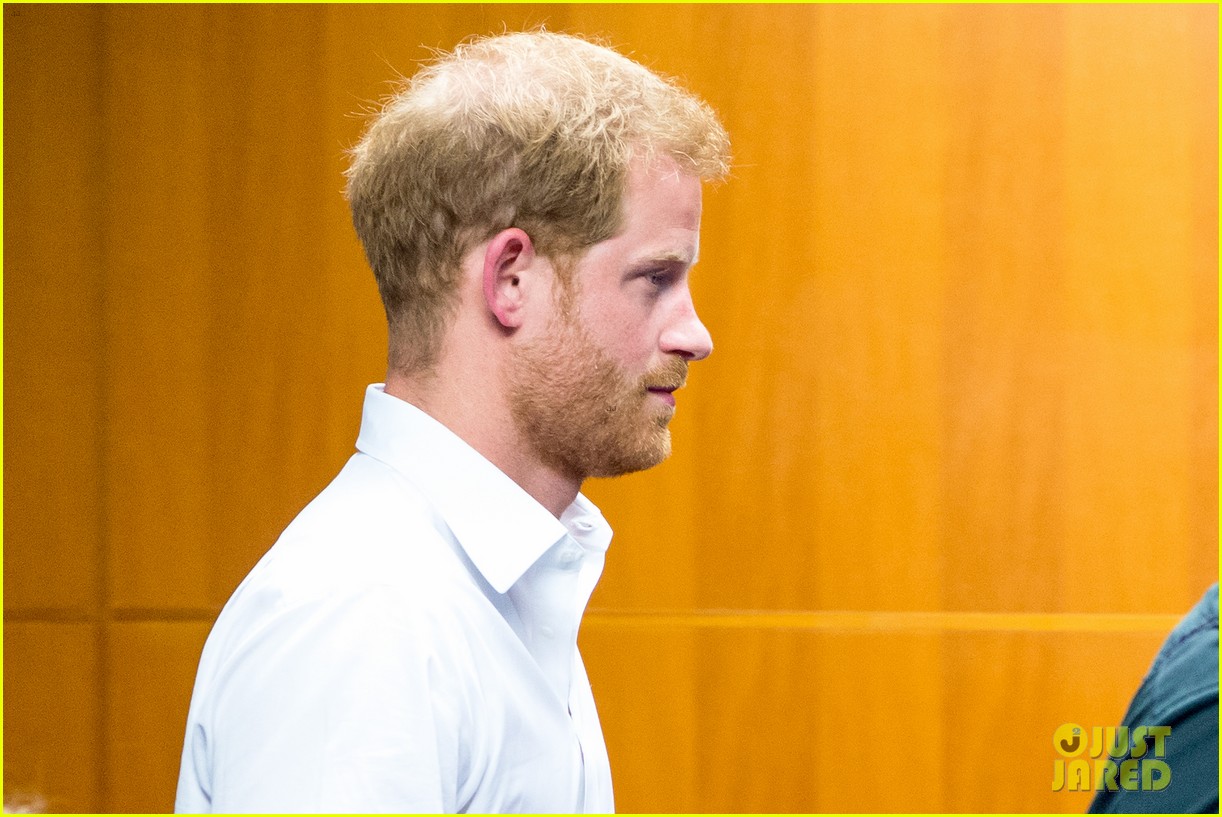 prince-harry-steps-out-solo-for-aids-conference-in-amsterdam-03.jpg