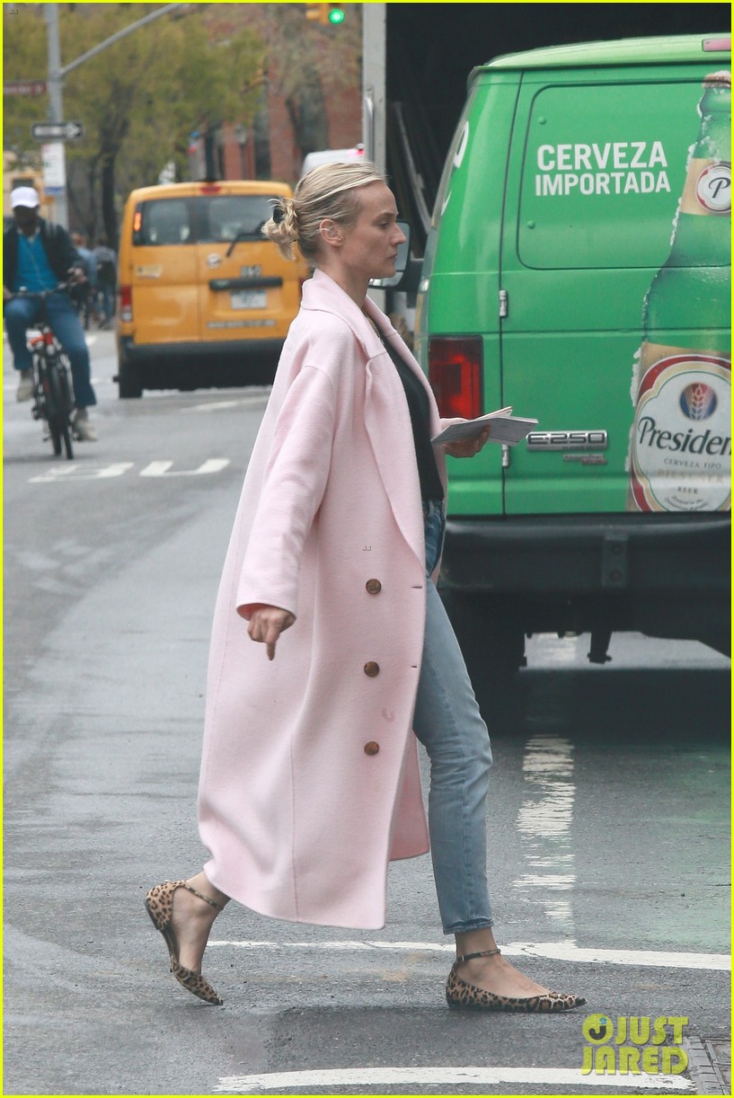 diane-kruger-out-and-about-nyc-03.jpg