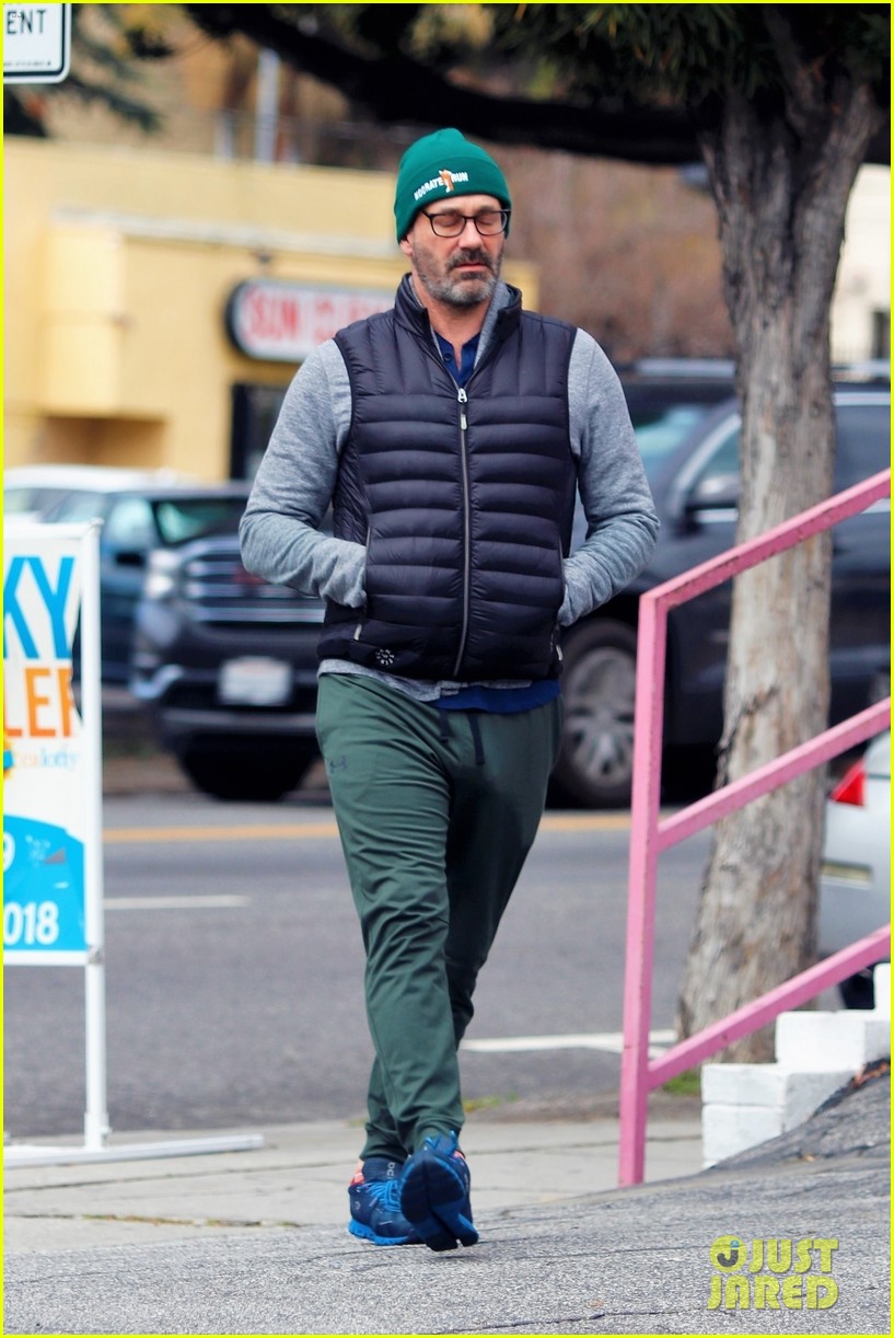 jon-hamm-goes-for-solo-stroll-10.jpg