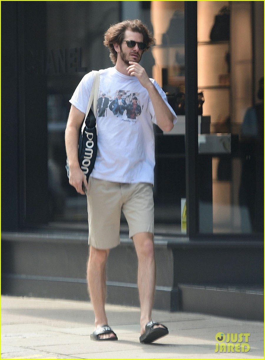 andrew-garfield-shopping-august-2020-03.jpg