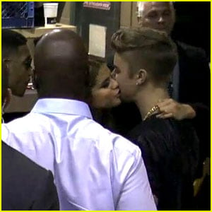 Selena Gomez & Justin Bieber Kiss Backstage at Billboard Music Awards 2013