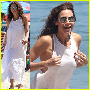 Minnie Driver Spends the Fourth of July at the Beach