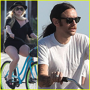 Kesha & Boyfriend Brad Ashenfelter Ride Bikes During Venice Beach Date