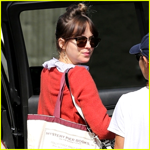 Dakota Johnson Arrives for Work on Set!